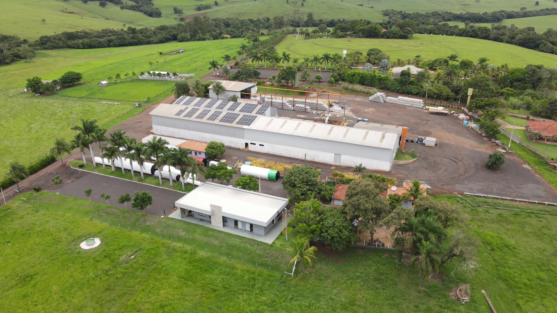 Vista da fábrica da Zilotti e dos reservatórios