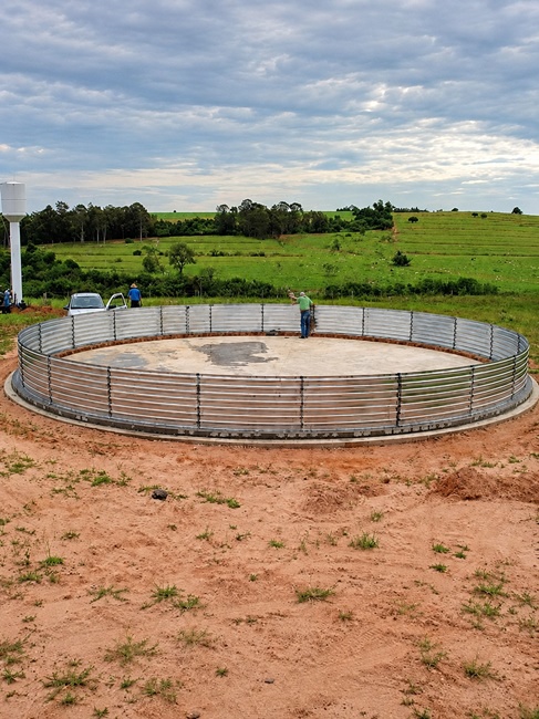 Reservatório e Bebedouro Australiano com Chapa Galvanizada